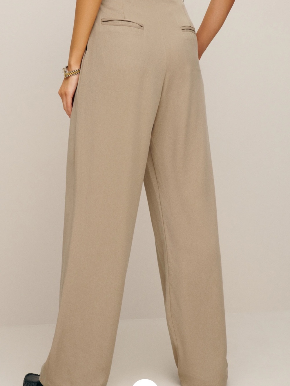 Reformation Mason Pants in Taupe - Picture 3 of 6